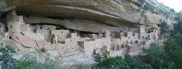 Rooms and towers of Cliff Palace