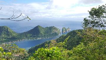 Pola Tai from the Mount Alava trail